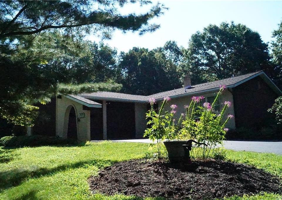 1st image of 2553 E Scenic Dr