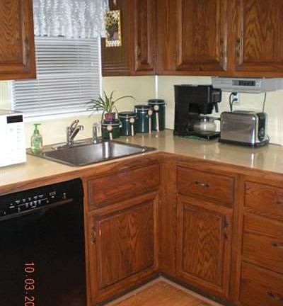 3rd image of 7089 Beresford Ave