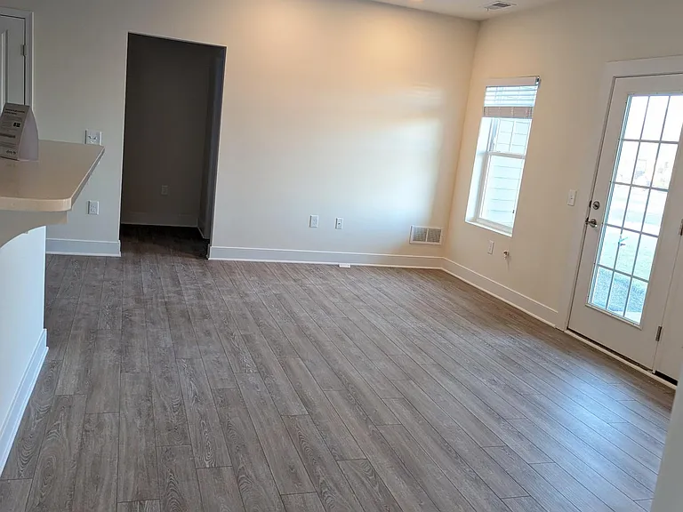 College Park Apartments — Photo 21