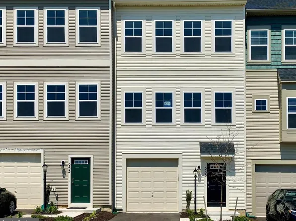 150 Galaxy Pl, Stephenson, VA 22656