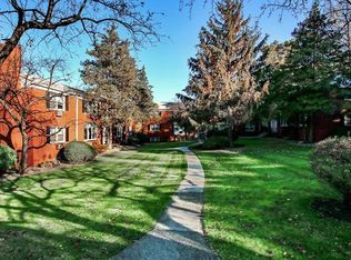 6 Danbury Ct APT 1310, Suffern, NY 10901
