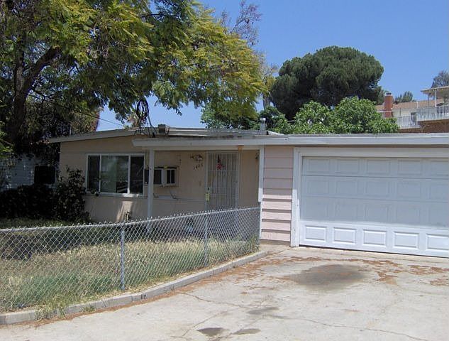 1st image of 1486 Greenfield Dr