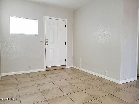 3rd image of 2870 Grant Ave #2