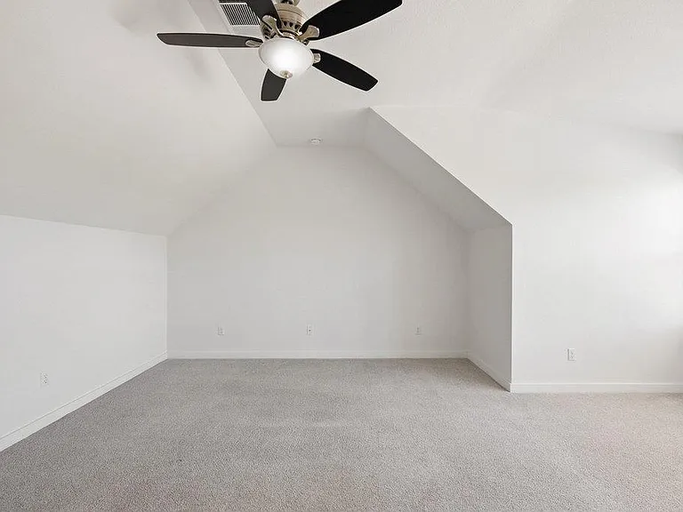 1102 Twain St — Photo 18