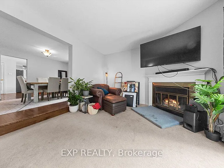 32 Flanders St — Photo 16