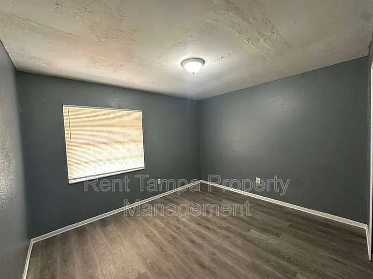 8304 N Mulberry St — Photo 12