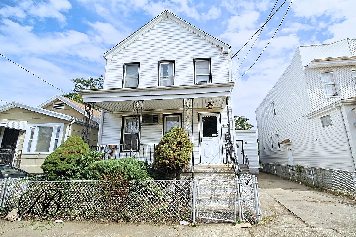 1379 E 93rd St, Brooklyn, NY 11236 | Zillow