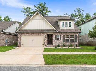 89 Laurel Oaks Dr, Freeport, FL 32439