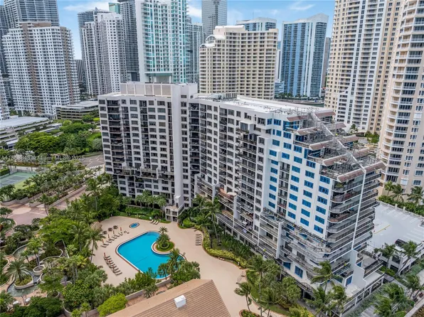 540 Brickell Key Dr APT 1809, Miami, FL 33131