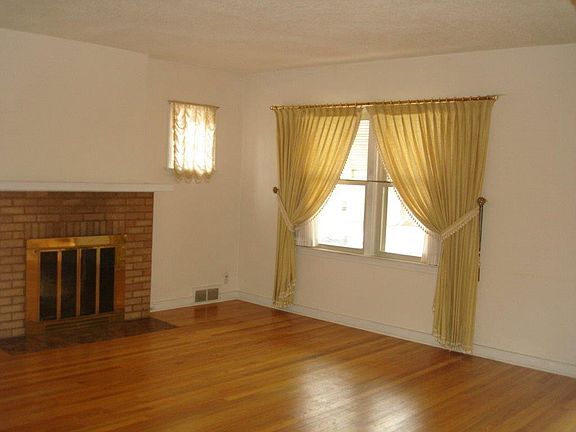 3rd image of 3616 Jennings St