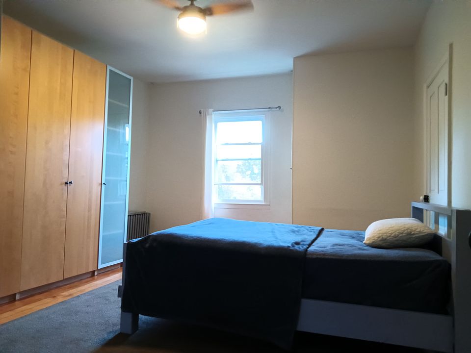 1st image of 535 N Spring St