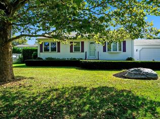 18 Busher Dr, Middletown, RI 02842