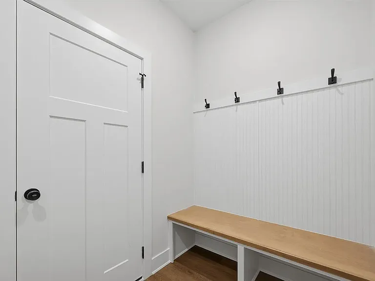 119 N Mendocino Ct — Photo 4