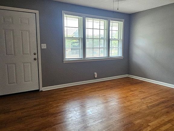 2nd image of 2709 Haymarket Rd