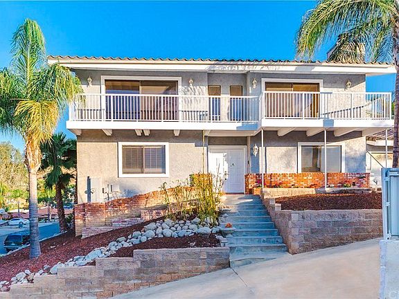 Front view of the home.