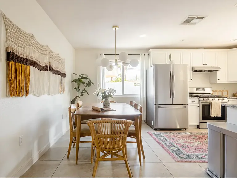 2112 N Cardillo Ave — Photo 5