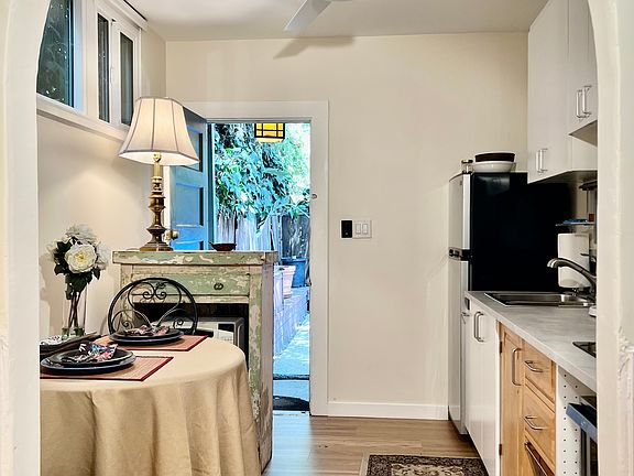 4th image of 6108 Glen Holly St