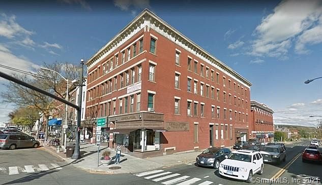 2nd image of 460 Main St #472