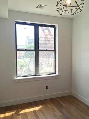 Rented by P Management | media 11