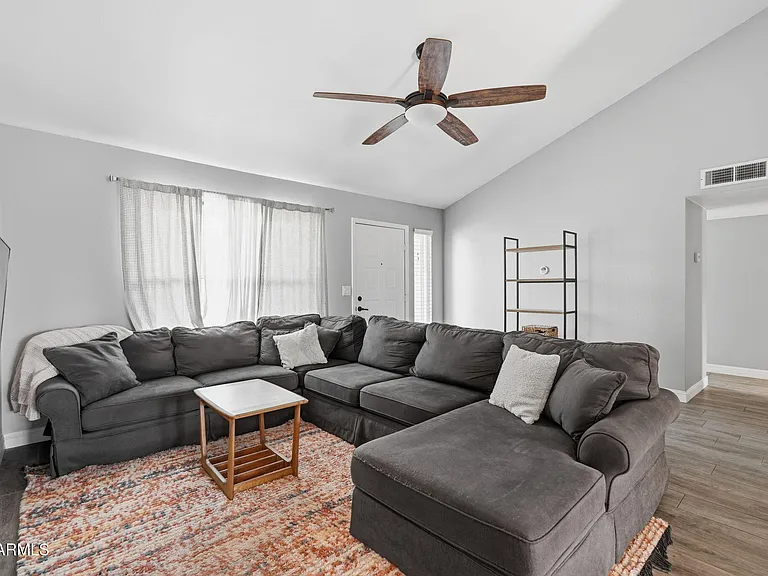 1735 E Stephens Dr — Photo 8