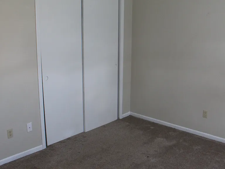 33B Keran Manor Ct #B — Photo 8