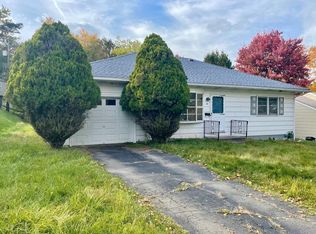 28 Crestmont Dr, Honesdale, PA 18431
