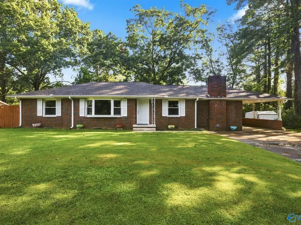 1704 Dianne St SW, Decatur, AL 35601
