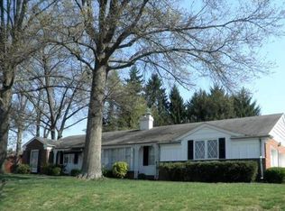 6 Parkway Dr, Huntington, WV 25705