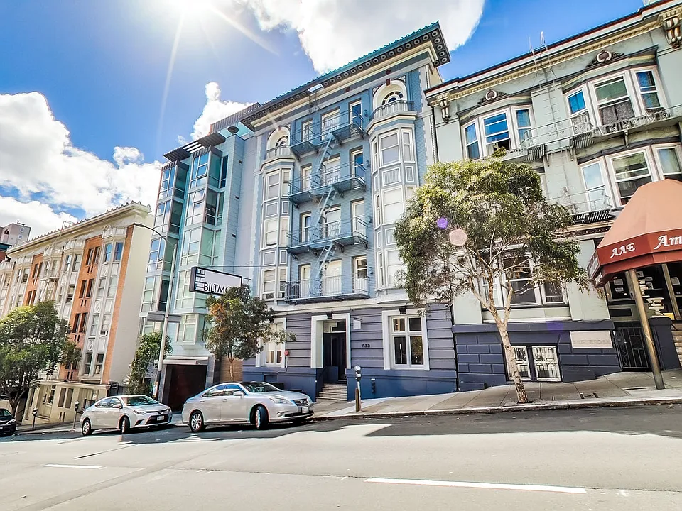 735 Taylor