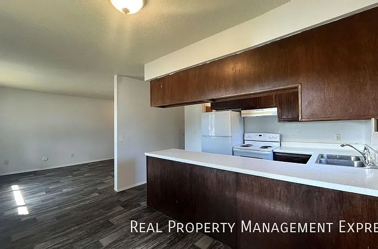 3711 S Cathy Ave #4 — Photo 13