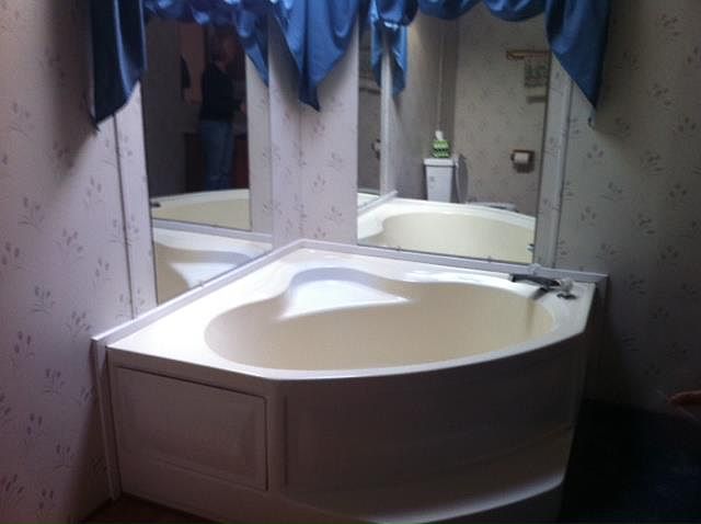 Luxurious Master Soaking Tub