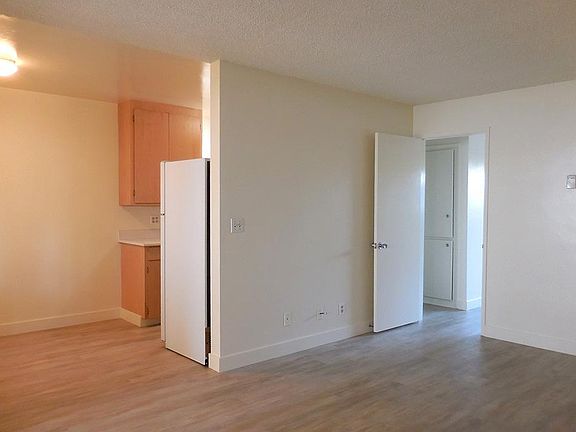 4th image of 1323 Garden St APT 5