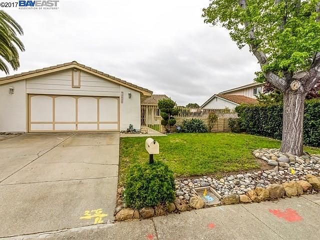 1st image of 32428 Springwood Dr