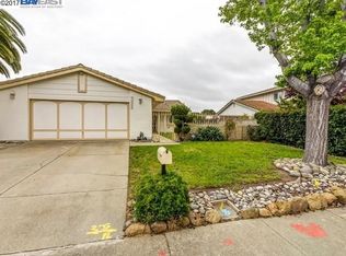 32428 Springwood Dr, Union City, CA 94587