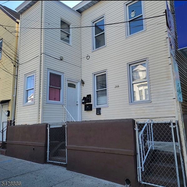 1st image of 288 Totowa Ave