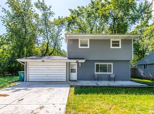 201 Oakwood Dr, Shorewood, IL 60404