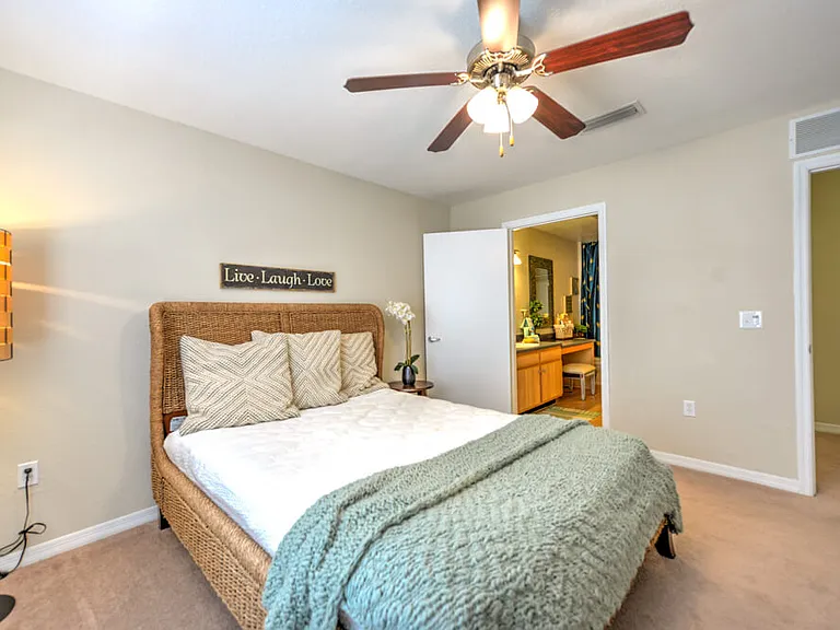 Addison Landing — Photo 45