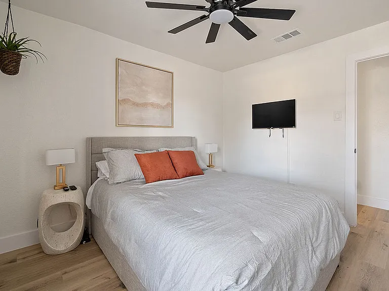 2127 Wheaton Dr — Photo 24