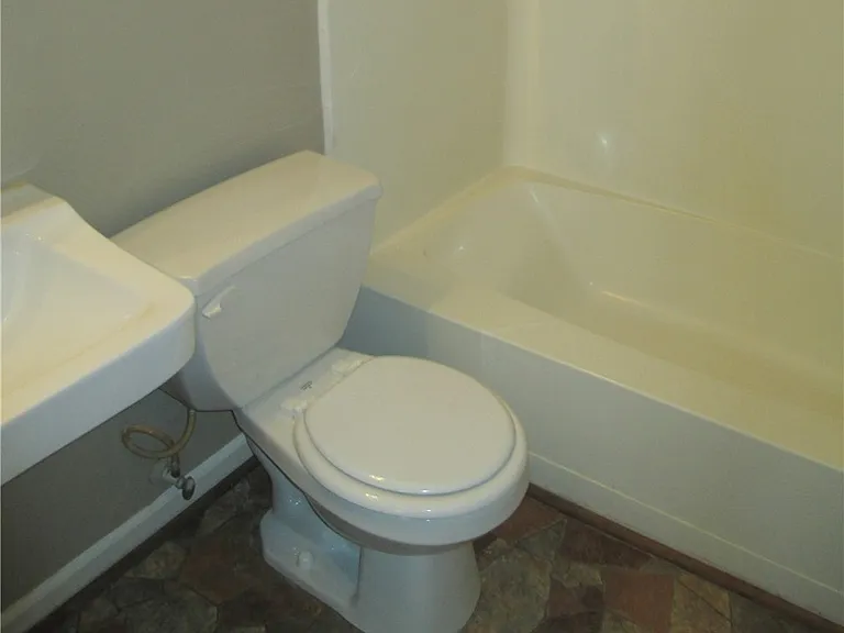 401 Greenville St — Photo 1