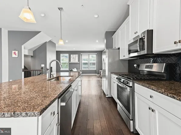 6300 Osterley St, Baltimore, MD 21220