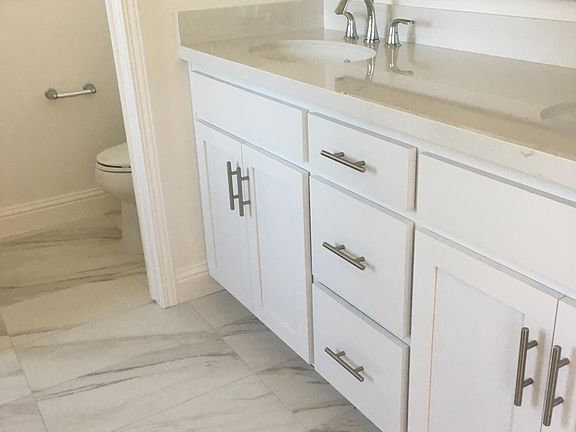 4th image of 1106 Healdsburg Ave