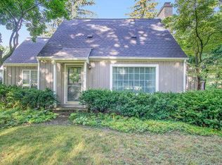 207 N Fruitport Rd, Spring Lake, MI 49456