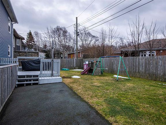 4th image of 20 Woodpath Road