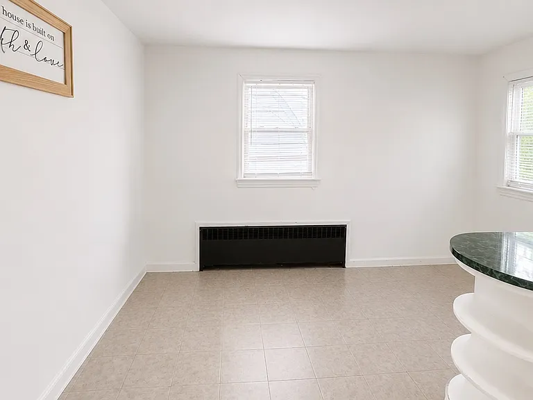 292-294 Florida Ave #2 — Photo 8