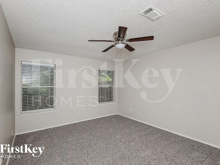 7956 Clear Brook Cir — Photo 11