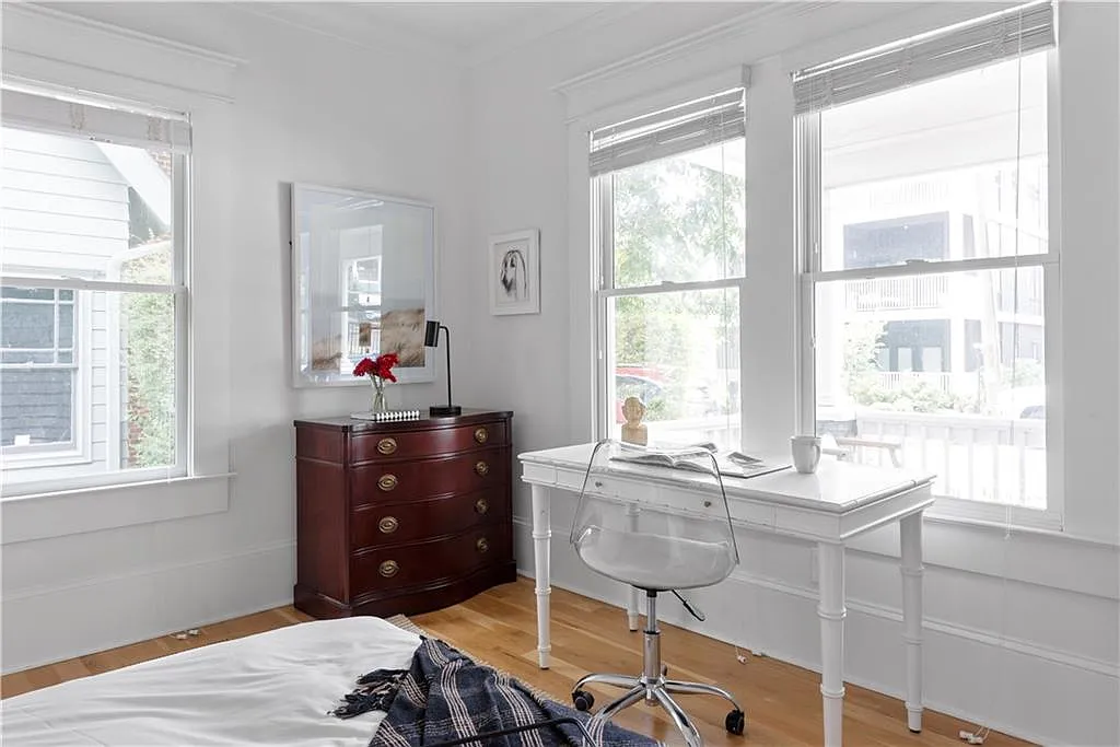 2 bed, 1.0 bath, 837 sqft, $5,200 — Photo 4