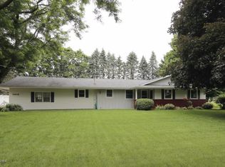 36618 Hidden Ln, Paw Paw, MI 49079