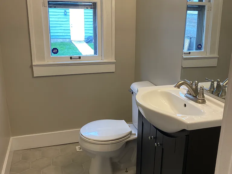 2113 Nowland Ave — Photo 5