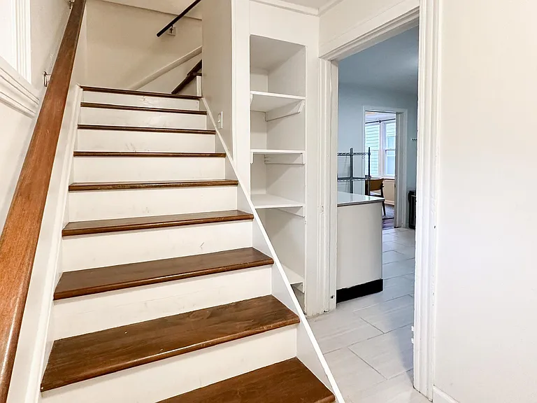 1811 Auburn Ave — Photo 14