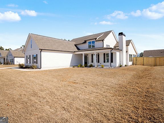 3rd image of 115 Rutland Ct